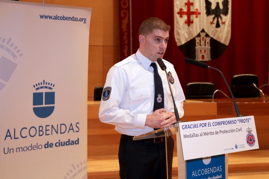 Reconocimiento a Voluntarios de Protección Civil - Imagen de un miembro de protección civil en un momento de su discurso.