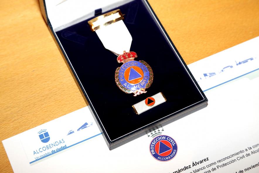 Reconocimiento a Voluntarios de Protección Civil - Imagen de la medalla que se entrega a cada condecorado.
