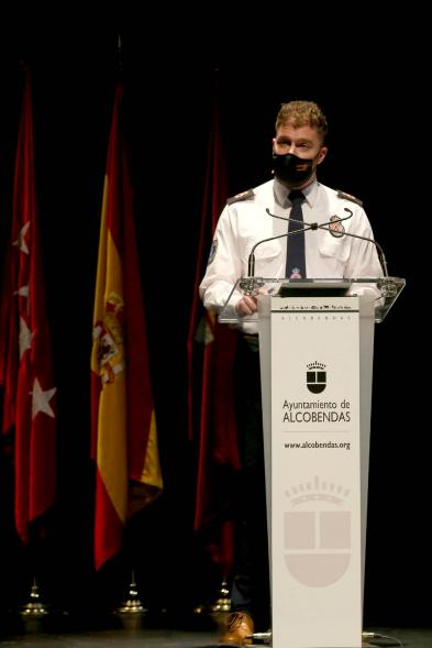 Entrega Reconocimientos de Protección Civil - Primer plano del responsable de Protección Civil  dando un discurso de agradecimiento.