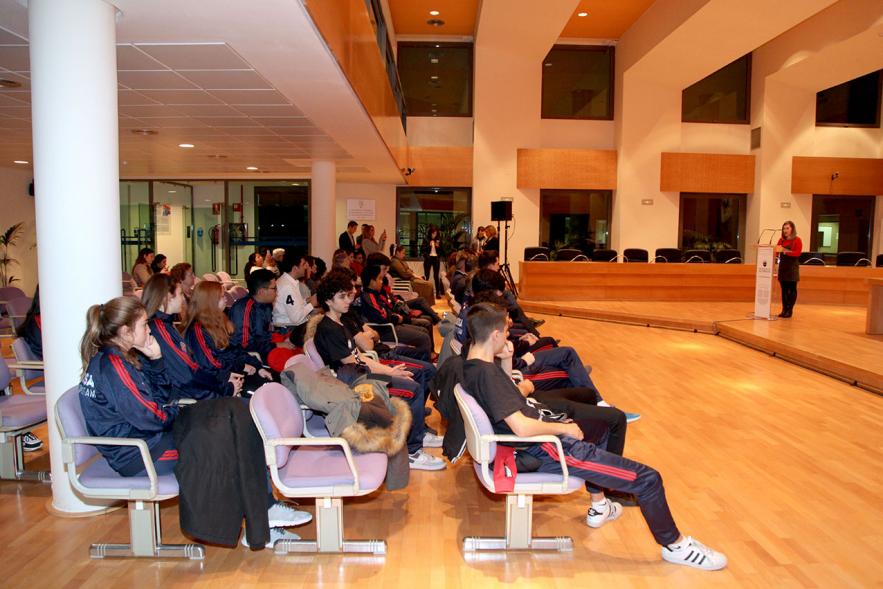 Recepción Club Taekwondo - Imagen panorámica donde vemos al público asistente.