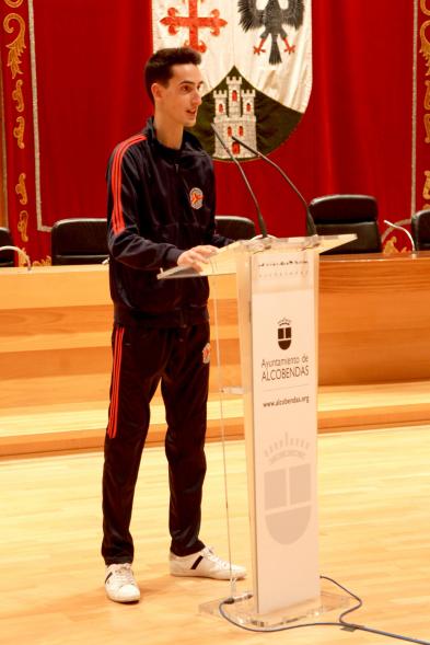 Recepción Club Taekwondo - Imagen Jesús Tortosa Cabrera, miembro del Club Taekwondo Tortosa en un momento de su discurso. 