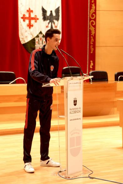 Recepción Club Taekwondo - Imagen Jesús Tortosa Cabrera, miembro del Club Taekwondo Tortosa en un momento de su discurso. 