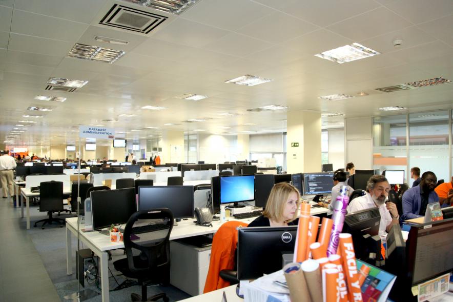 Inauguración de las Nuevas Oficinas de RIA - Imagen panorámica de las instalaciones de la empresa.