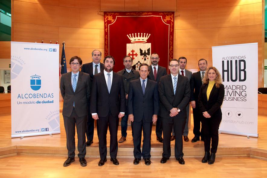 Recepción de Delegación Portuguesa - Imagen conjunta de la delegación portuguesa con los representantes de Alcobendas.  