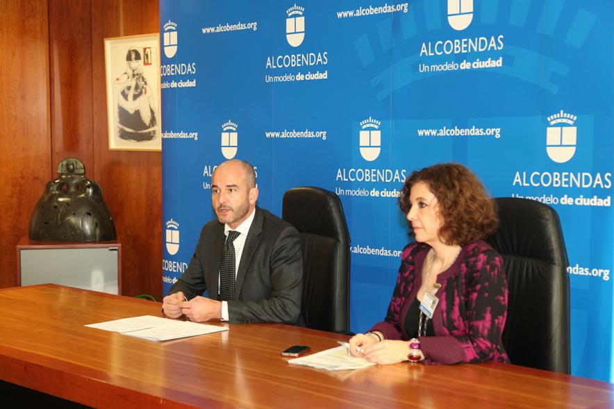 Recepción de la Delegación de la Comunidad Intermunicipal de Coimbra (Portugal) - Imagen de autoridades participantes en el acto.