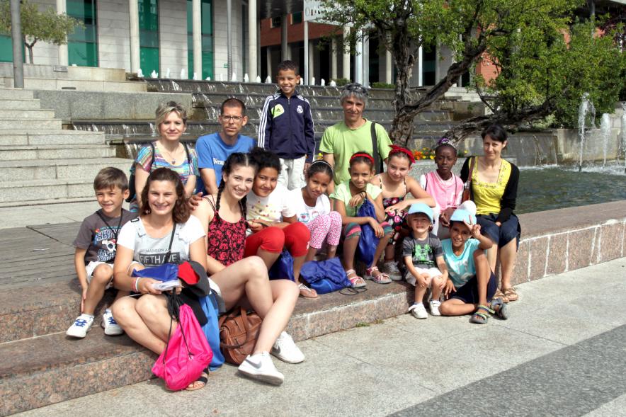 Recepción Niños Saharauis Programa Vacaciones en Paz - Posado de los niños y los coordinadores.