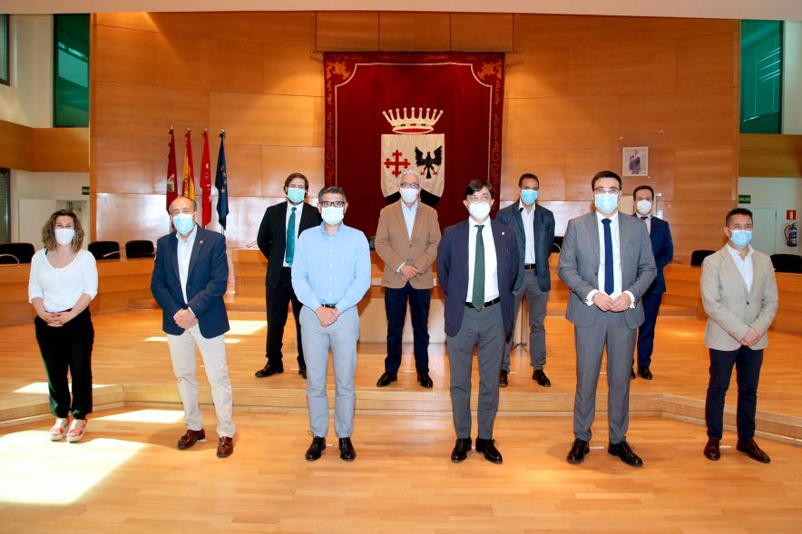 Autoridades del Club de Futbol de Alcobendas y Equipo de Gobierno.