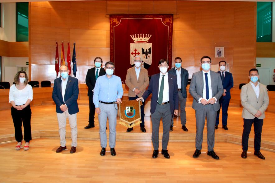 Autoridades del Club de Futbol de Alcobendas y Equipo de Gobierno.