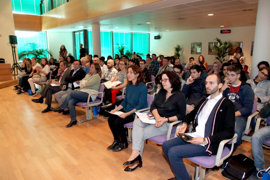 Recepción Programa Erasmus IES Giner de los Ríos - Imagen de las personas asistentes al acto.