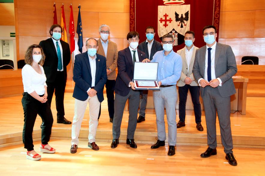Entrega de placa conmemorativa del Club de Futbol de Alcobendas. 2020