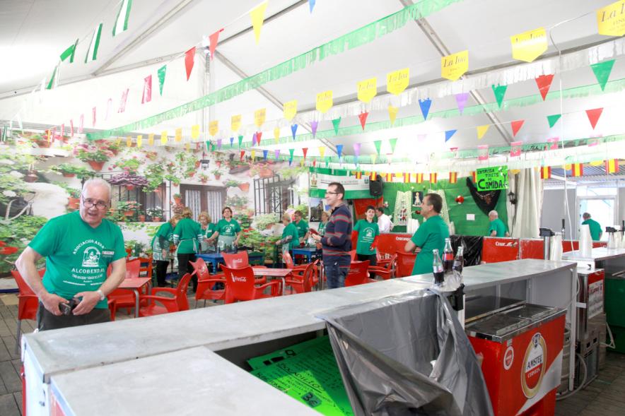 Participantes en una caseta