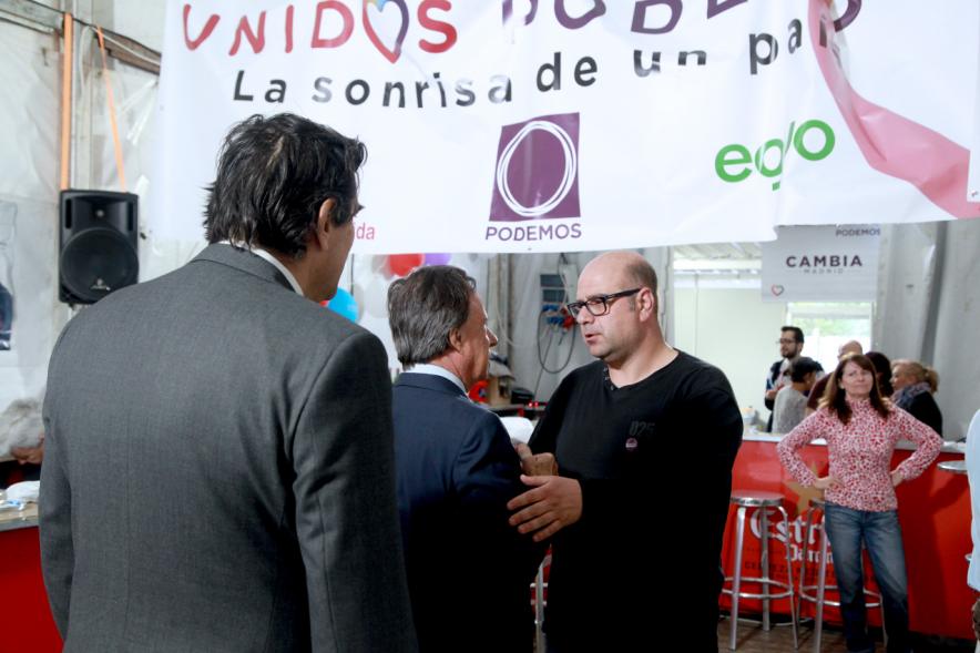 Miembros del consistorio durante la visita