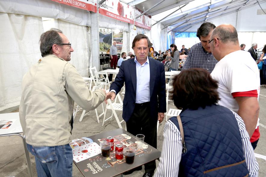 Alcalde García de Vinuesa charla con ciudadanos