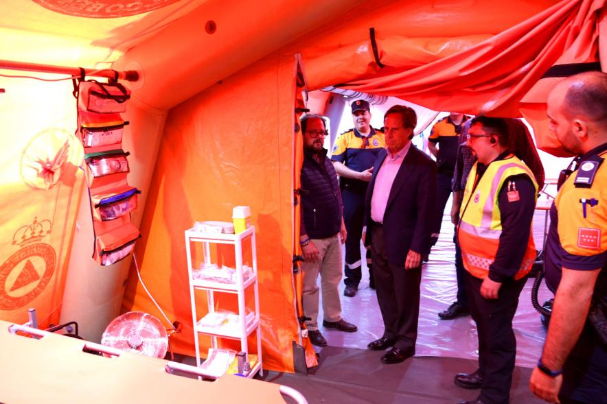 Miembros del consistorio observan la dotación e instalaciones de Protección Civil