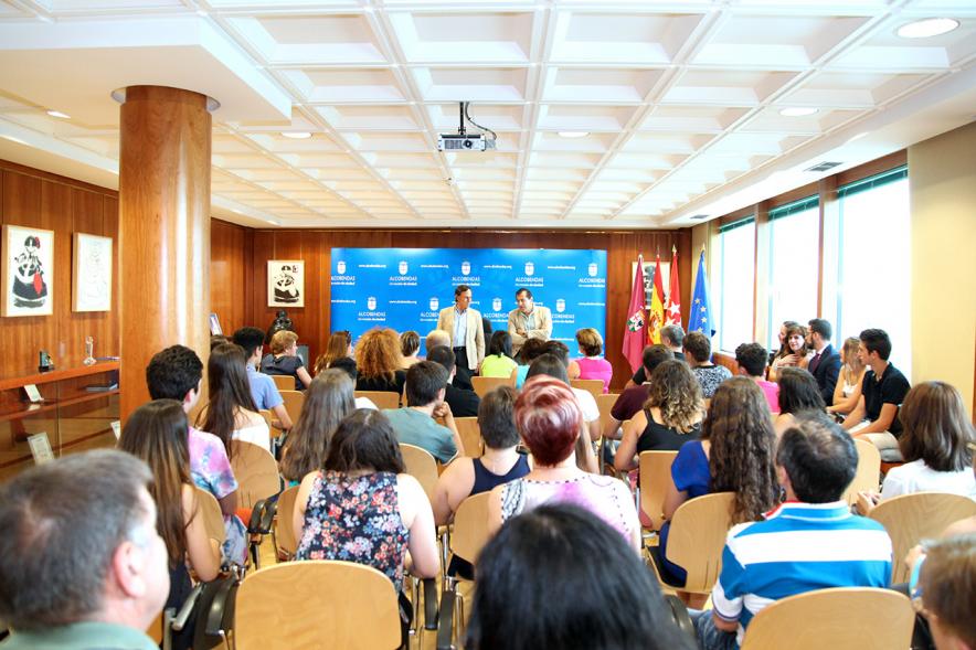 Reconocimiento Alumna ESO Colegio Juan XXIII - Parte posterior  de los asistentes.