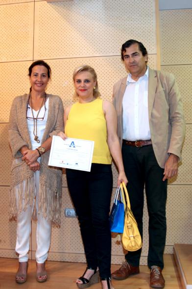 Entrega Reconocimiento Empresas por Igualdad Salarial y Alcobendas Concilia - Imagen de una de las homenajeadas.