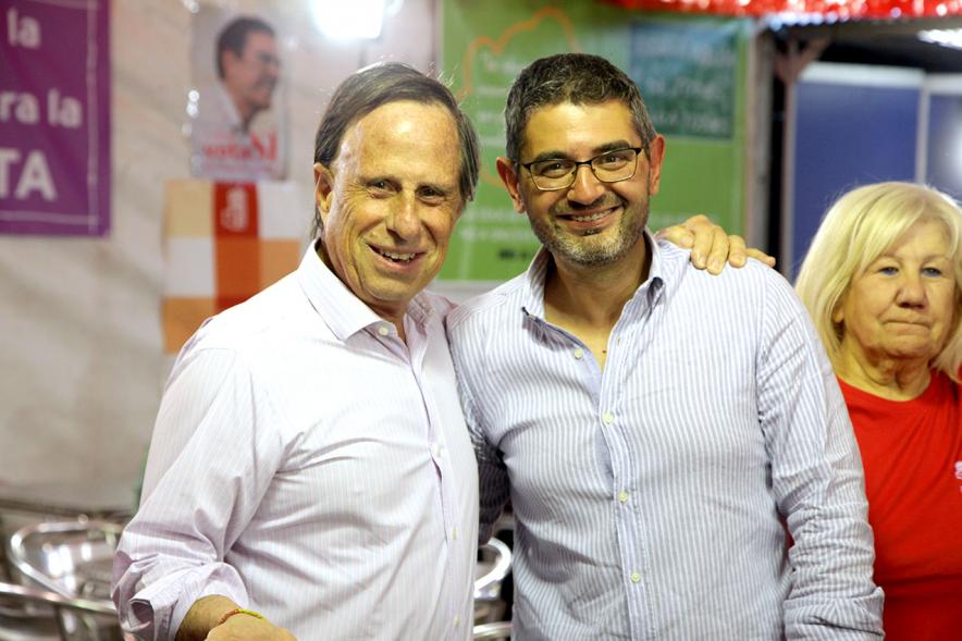 Alcaldes de distintas épocas posando juntos