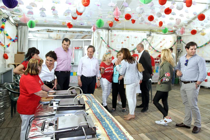 Miembros del consistorio durante la visita