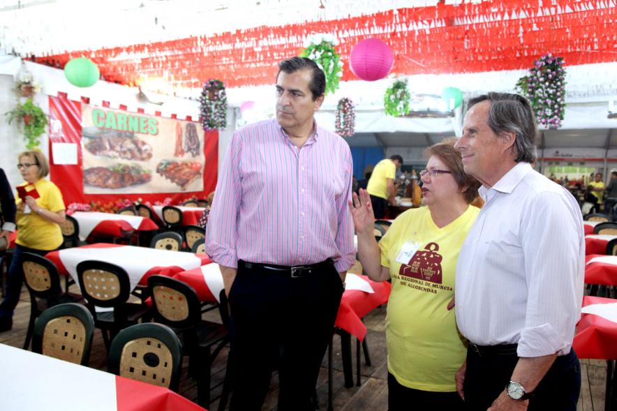 Miembros del consistorio durante la visita