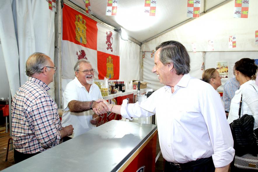 Delegación municipal durante la visita