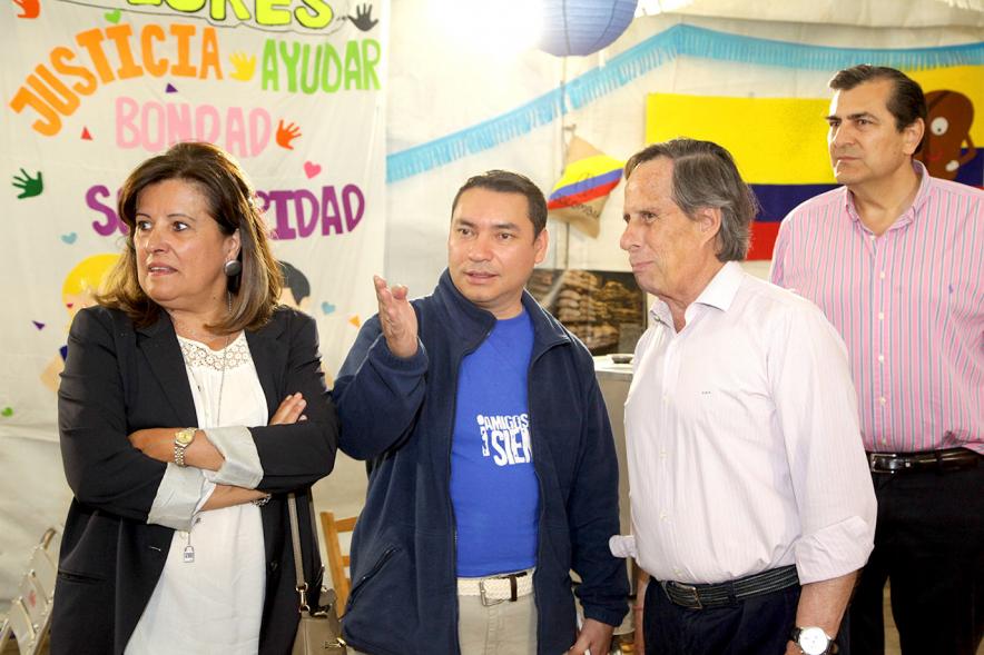 Delegación municipal durante la visita
