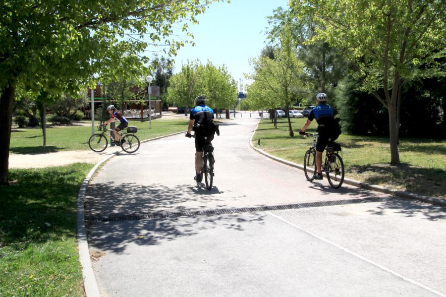Refuerzo de Patrullaje en Bicicleta de la Policía Local - Imagen de policías patrullando en bicicleta.