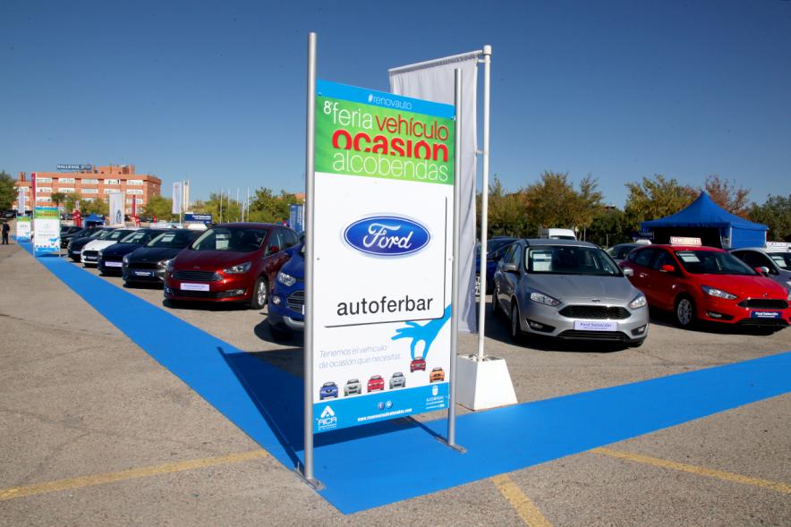 Inauguración de la 8ª Feria de Vehículo de Ocasión -  Los vehículos de la feria.