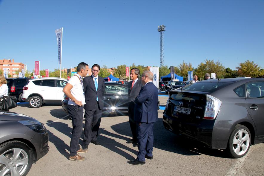 Inauguración de la 8ª Feria de Vehículo de Ocasión -  Visita del alcalde a la feria.