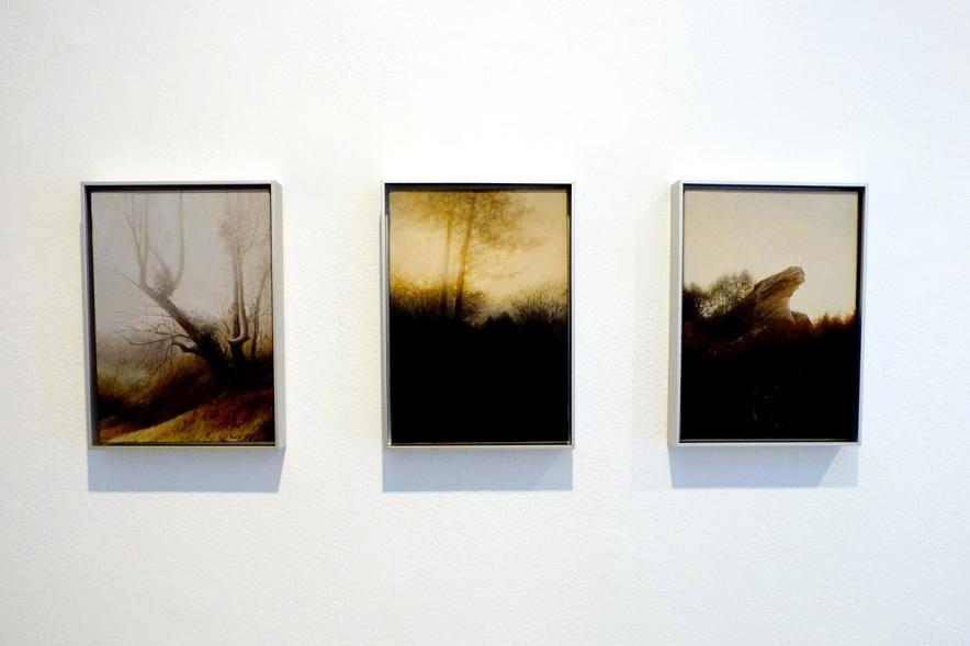 Inauguración Exposición "Requiem" en el C.C. Anabel Segura - Imagen de unas pinturas expuestas.