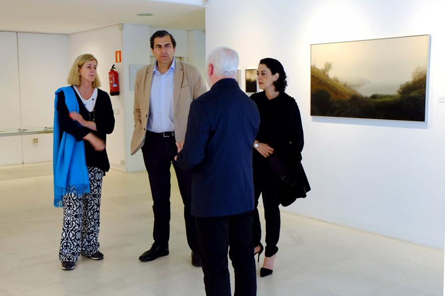 Inauguración Exposición "Requiem" en el C.C. Anabel Segura - Imagen de la autoridades asistentes a la exposición.
