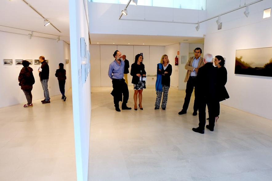 Inauguración Exposición "Requiem" en el C.C. Anabel Segura - Imagen panorámica de la sala donde se celebra la exposición.