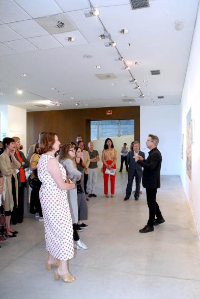 Roger Grasa y visitantes. Inauguración Exposición Roger Grasas - 2019