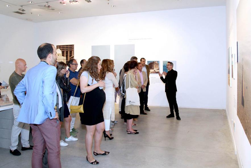 Roger Grasa, Alcalde Ignacio de Vinuesa, autoridades y visitantes . Inauguración Exposición Roger Grasas -2019