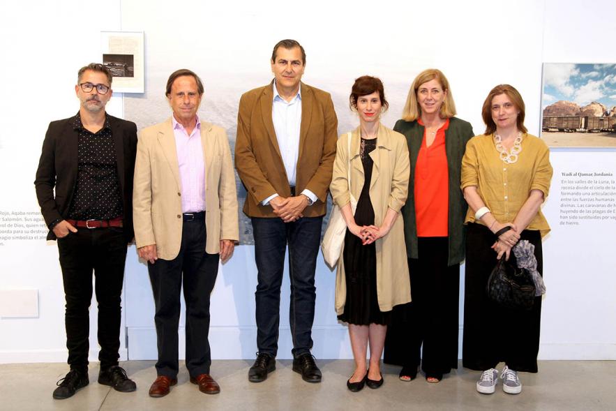 Roger Grasa, Alcalde Ignacio de Vinuesa, autoridades y visitantes . Inauguración Exposición Roger Grasas -2019