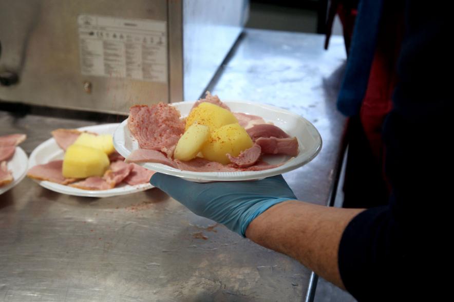 Semana Cultural Xuntanza de Galegos - Inauguración de la Romeria del Pulpo y el Mejillón - Imagen de plato de lacón.