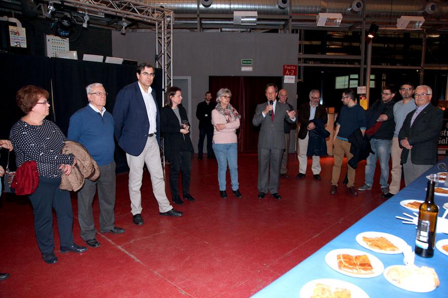 Semana Cultural Xuntanza de Galegos - Inauguración de la Romeria del Pulpo y el Mejillón - Imagen de personalidades inaugurando la feria.
