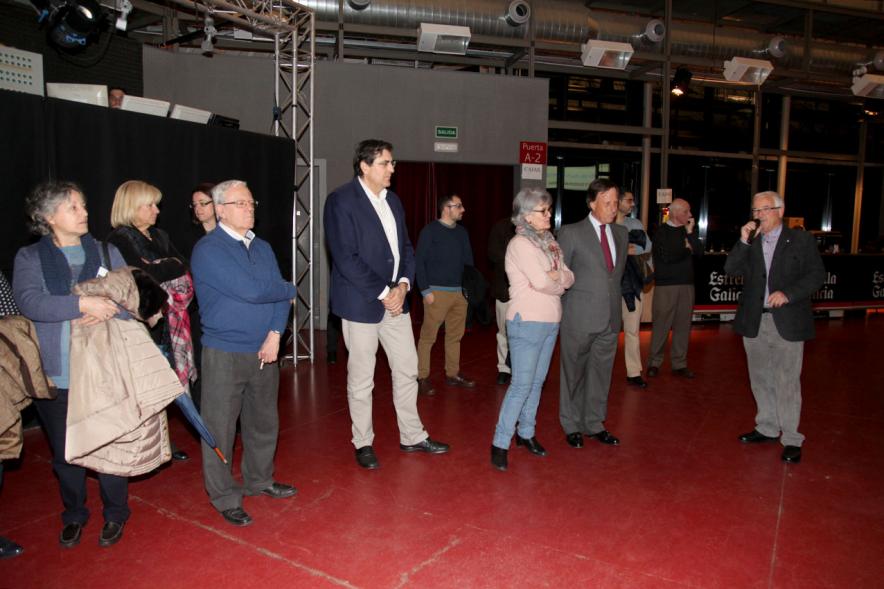 Semana Cultural Xuntanza de Galegos - Inauguración de la Romeria del Pulpo y el Mejillón - Imagen de personalidades inaugurando la feria.