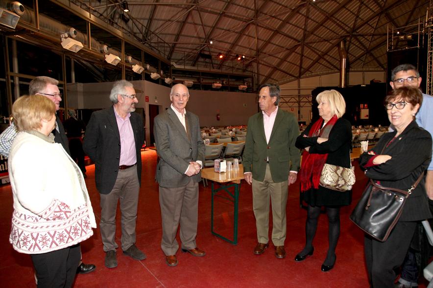 XXIIª Feria del Pulpo y el Mejillón -  Imagen del alcalde García de Vinuesa visitando la feria del Pulpo y el Mejillón.