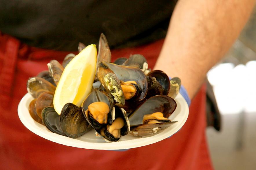 XXIIª Feria del Pulpo y el Mejillón - Imagen de un plato de mejillones al vapor.