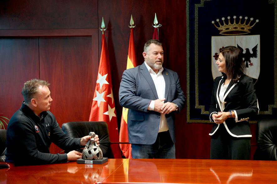 Recepción Selección Nacional de Rugby de Canadá - Imagen de personas presentes en el acto.