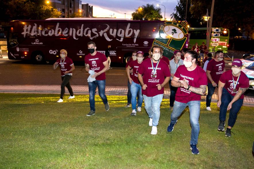Celebración del Club Rugby Alcobendas en la Menina la Copa del Rey -Imagen de los jugadores del equipo Alcobendas Rugby llegando a la Menina. 