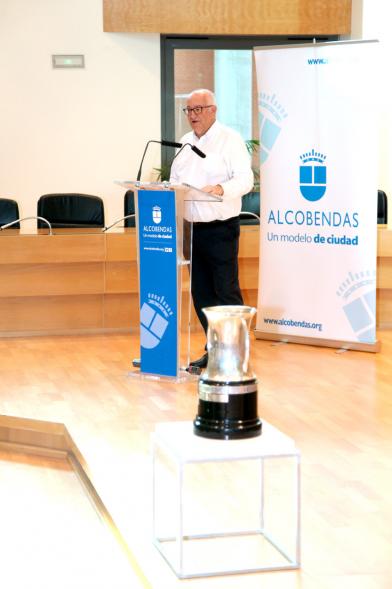 Recepción del Equipo de Rugby Campeón de la Copa del Rey -Imagen de una persona dedicando unas palabras al público asistente al acto.