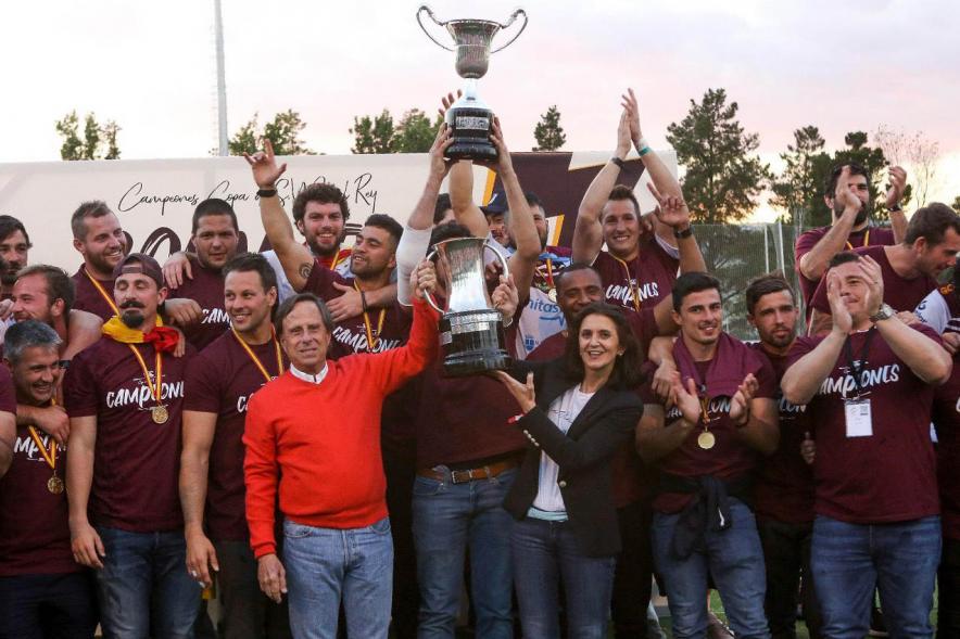 Alcalde Ignacio Vinuesa y equipo de rugby. Celebración Copa del Rey de Rugby - 2019
