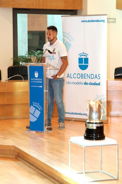 Recepción del Equipo de Rugby Campeón de la Copa del Rey - Imagen de un jugador del Sanitas Alcobendas Rugby en un momento de su discurso.