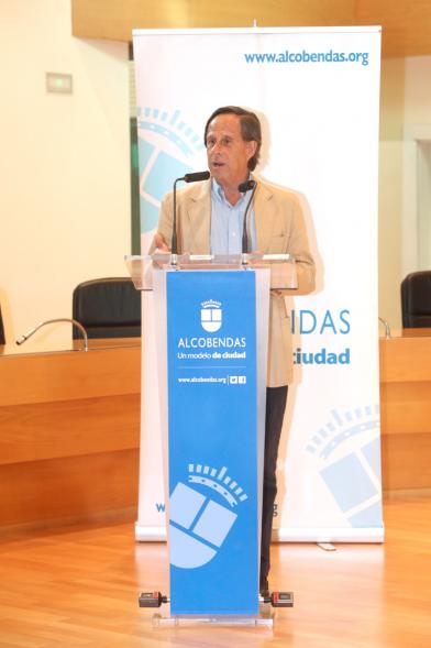 Recepción del Equipo de Rugby Campeón de la Copa del Rey - Imagen del alcalde García de Vinuesa en un momento de su discurso.