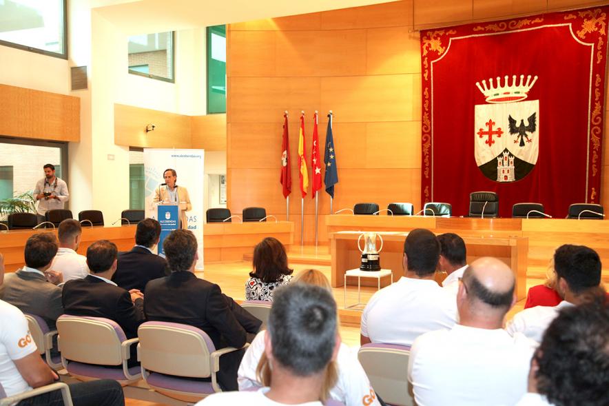 Recepción del Equipo de Rugby Campeón de la Copa del Rey - Imagen panorámica del salón de plenos del ayuntamiento con todos sus protagonistas.