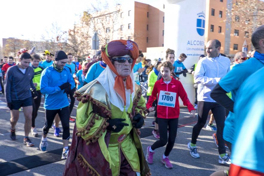 San Silvestre 2016 - Unos participantes disfrazados.