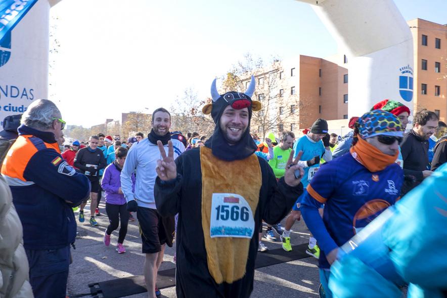 San Silvestre 2016 -Unos participantes disfrazados.