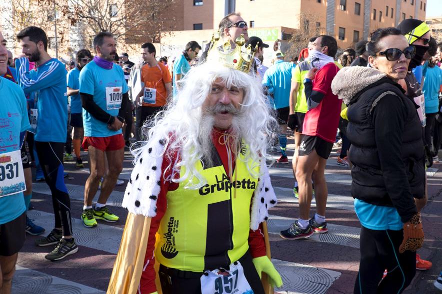 San Silvestre 2016 - Unos participantes disfrazados.