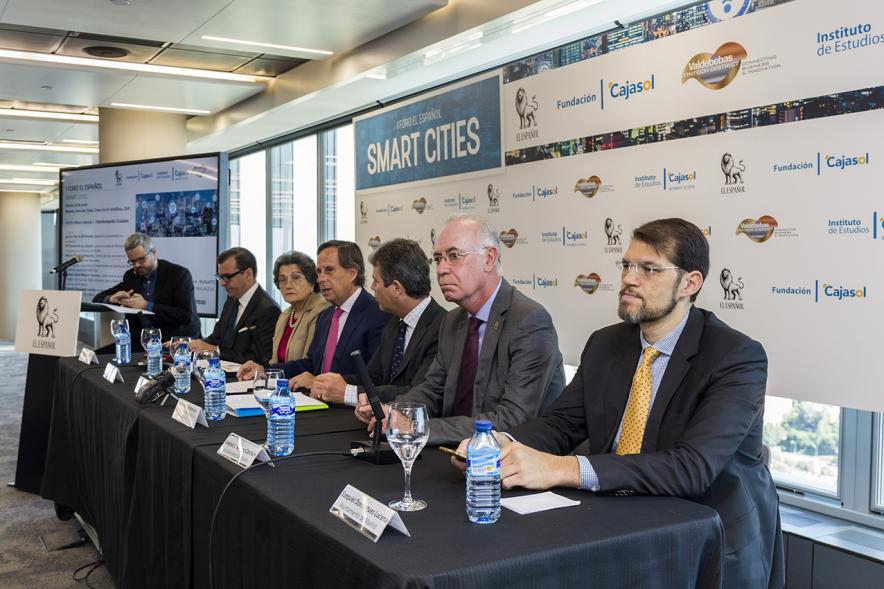Foro Smart Cities (Fotos Jesús Umbría) -  Imagen de la mesa de los ponentes.